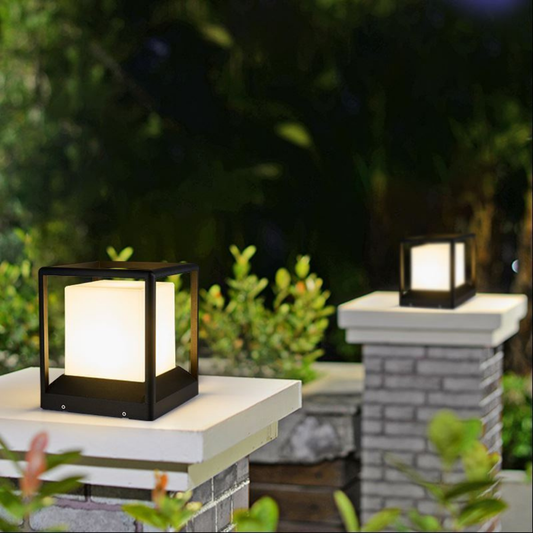 FROST EDGE OUTDOOR GATE LAMP