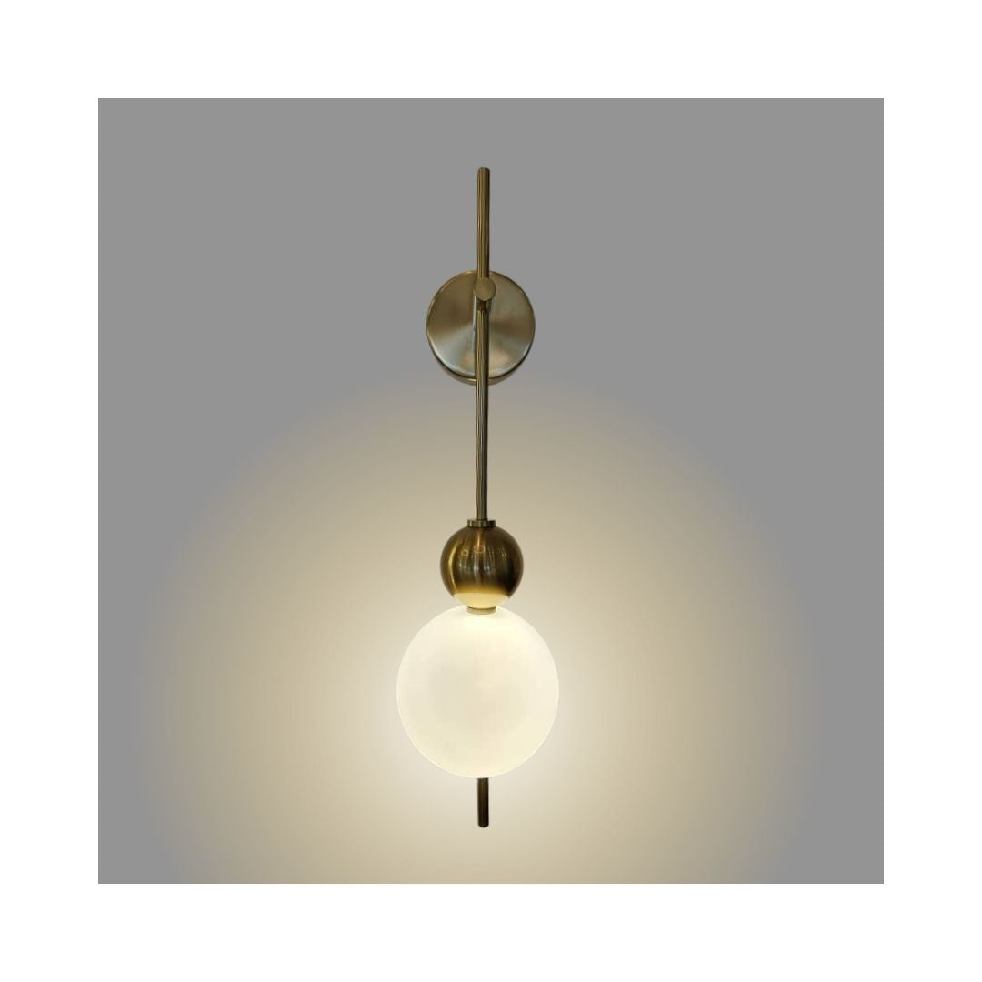 GOLDEN SPHERE WALL LIGHT