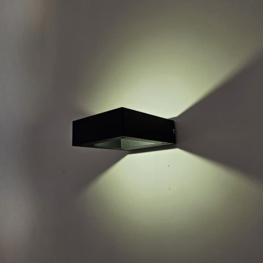 NOVA BEAM OUTDOOR WALL LIGHT